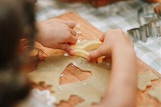 kids cooking playing