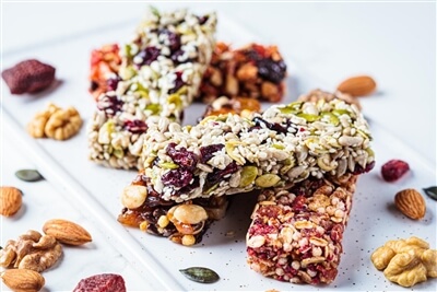 snack ideas - Homemade cereal bars